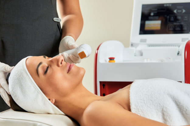 FRACTIONAL RF MACHINE face treatment
